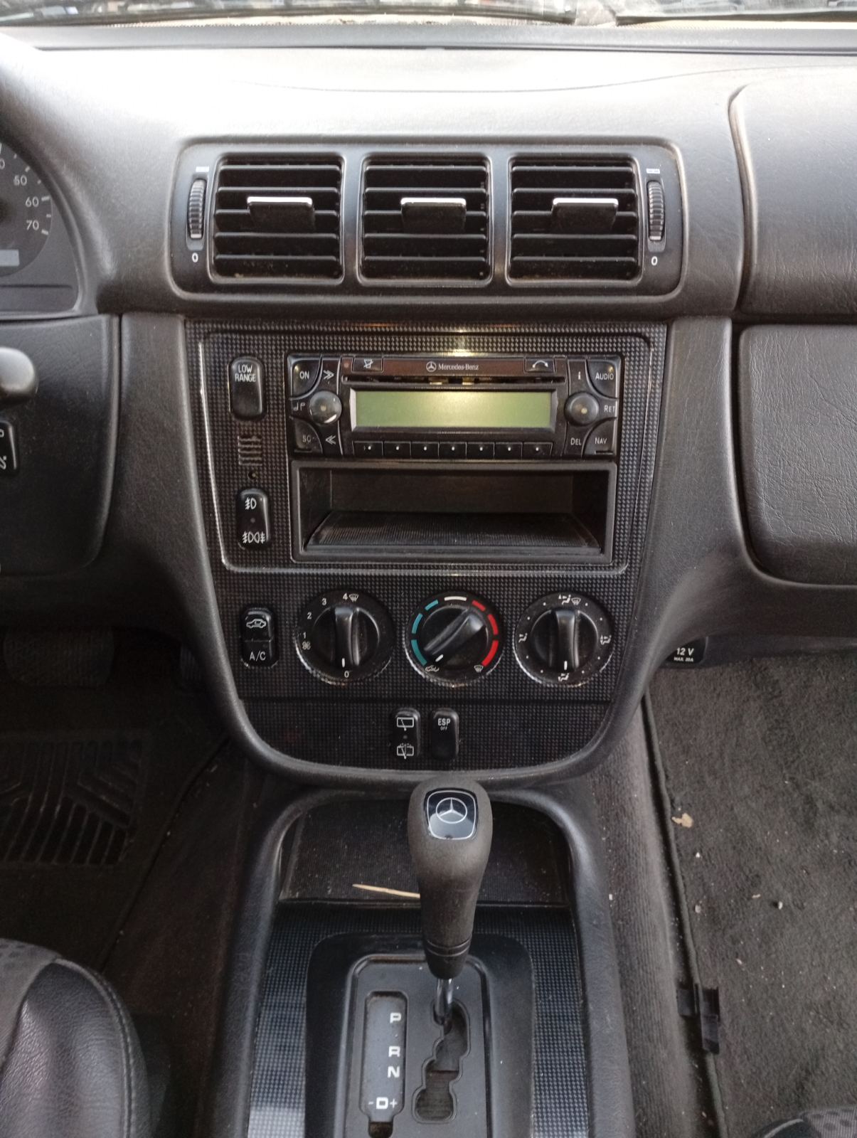 Χειριστήρια Κλιματισμού Mercedes-Benz ML 320 ’00 Προσφορά 80 Ευρώ.