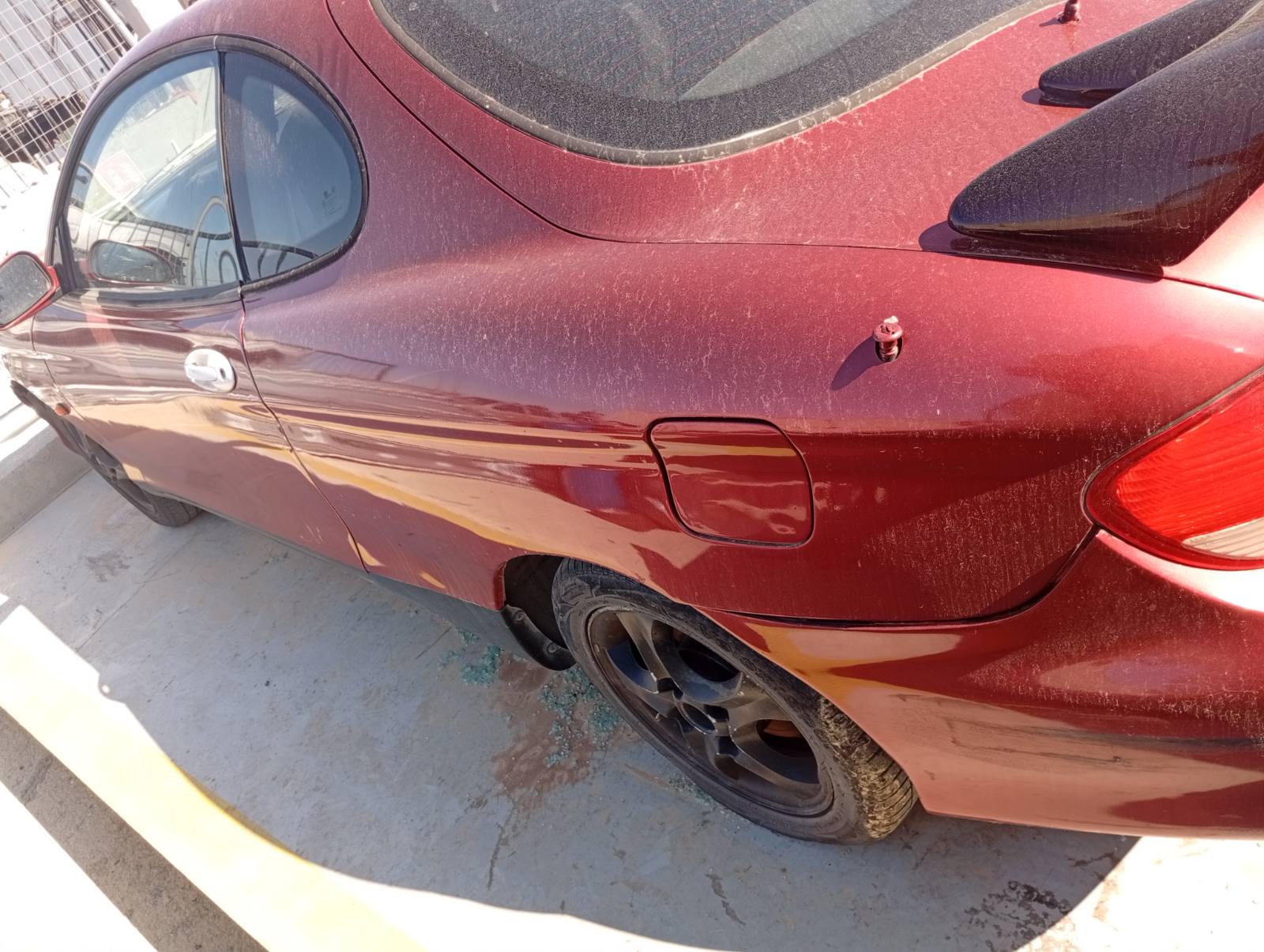 Πορτάκι Ρεζερβουάρ Hyundai Coupe ’00 Προσφορά 20 Ευρώ