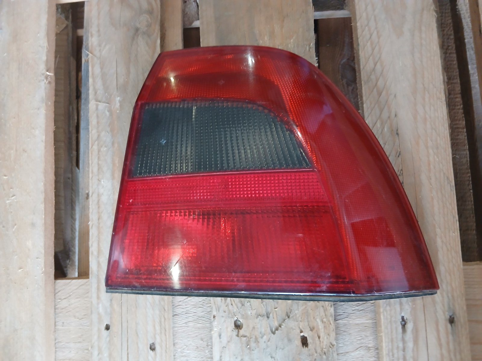 Φανάρι Πίσω Δεξί Opel Vectra B ’01 Προσφορά