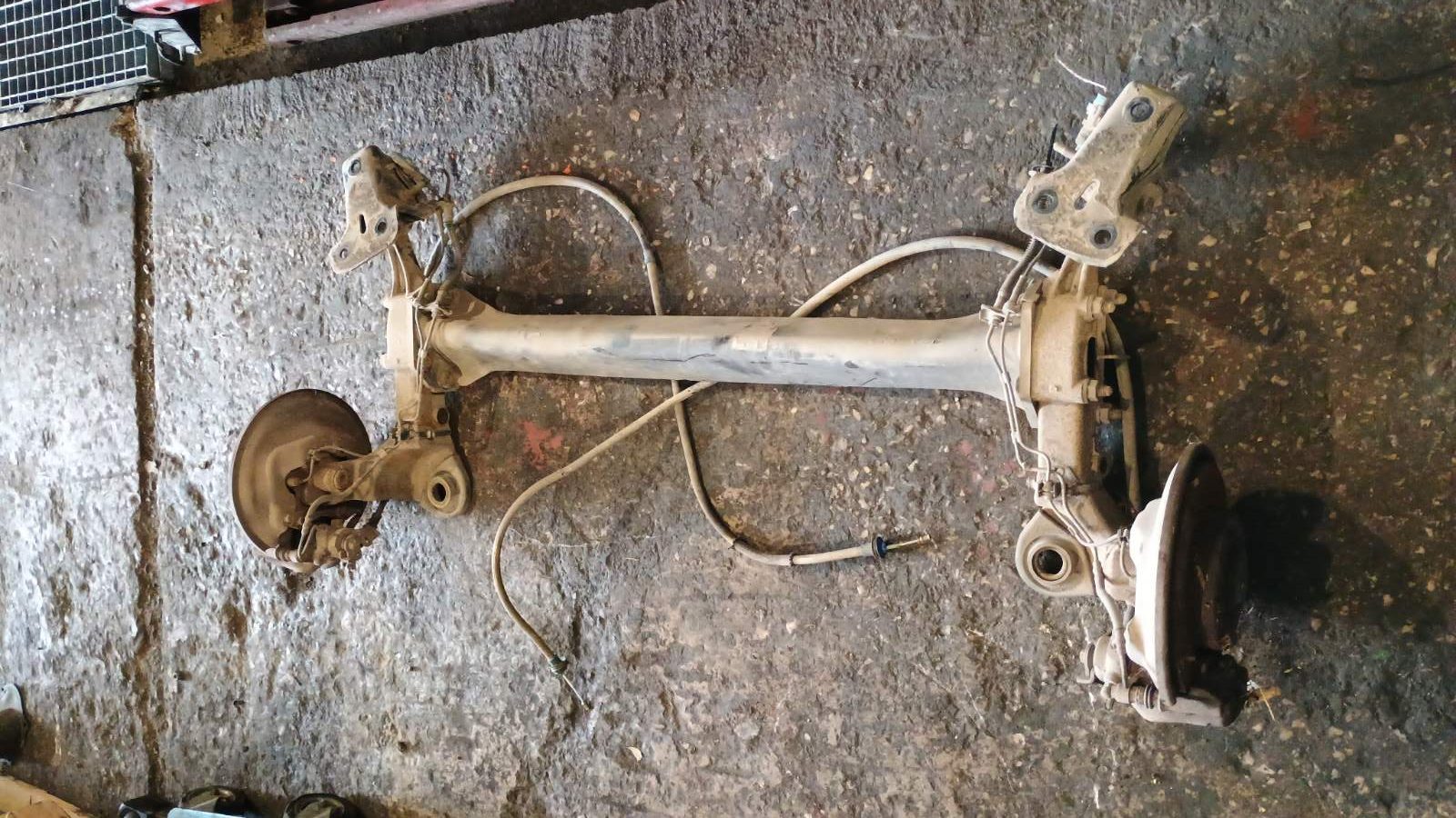 Αξονας πίσω Citroen C3 ’02 Προσφορά