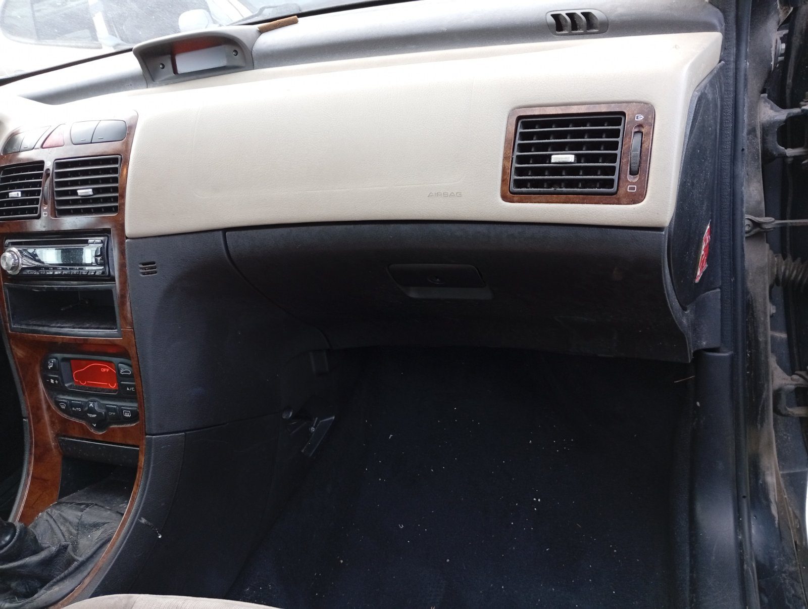 Ντουλαπάκι Συνοδηγού Peugeot 307 ’02