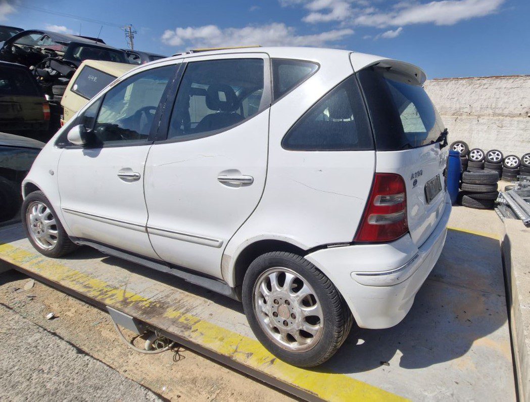 Φινιστρίνια Mercedes-Benz A 160 ’02 Προσφορά 30 Ευρώ ανά τεμάχιο.