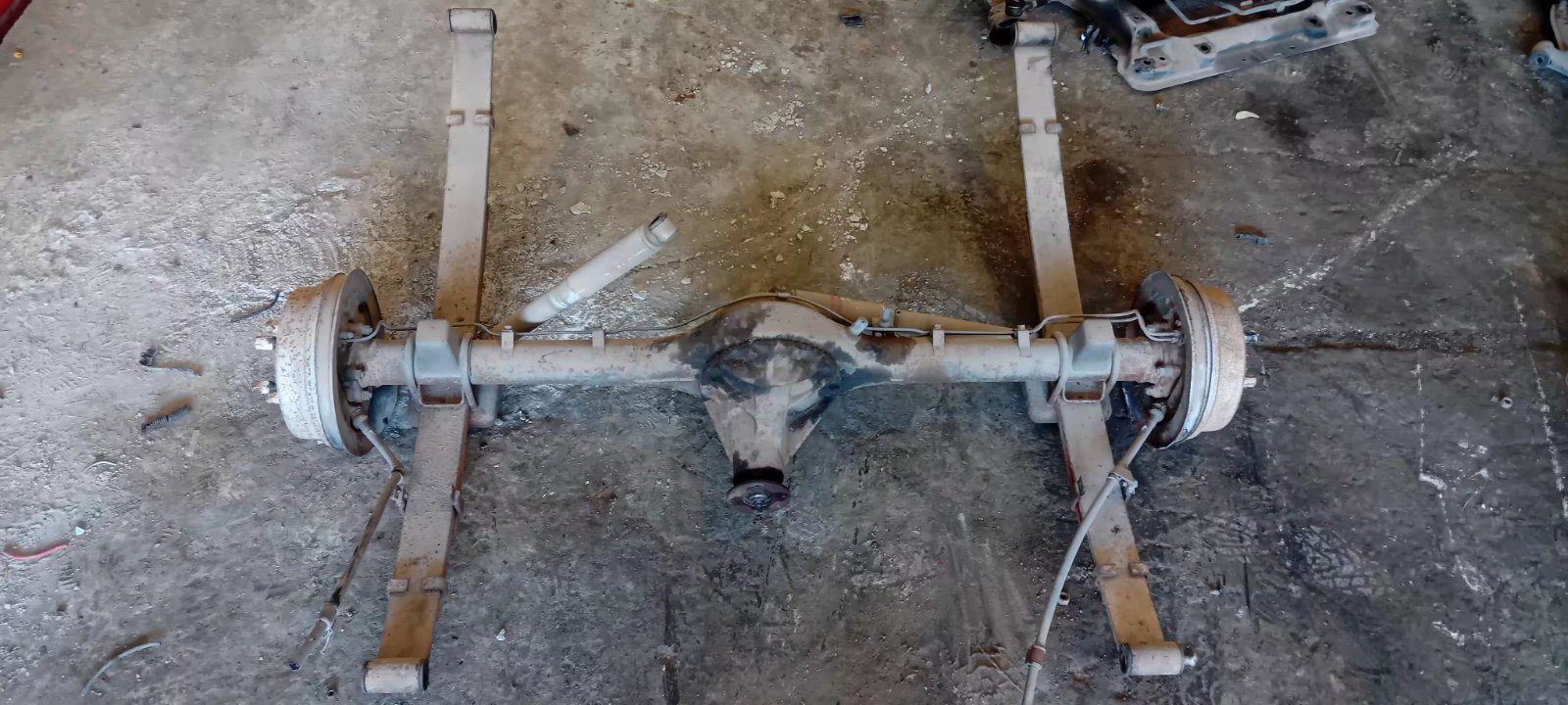 Διαφορικό πίσω με Σουστόφυλλα  Κομπλέ Mitsubishi L300 ’80 Προσφορά