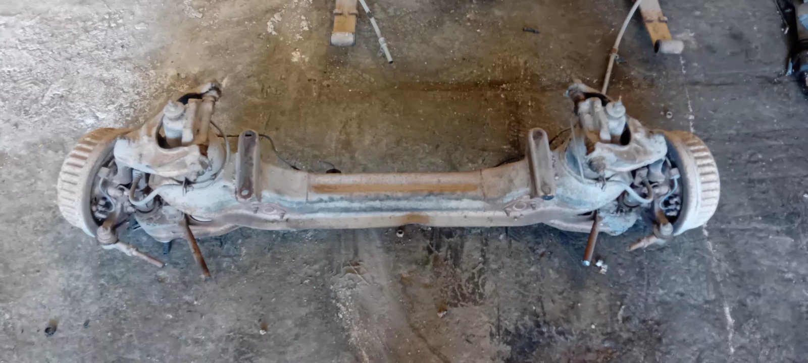 Γέφυρα Εμπρός με Άκρα κομπλέ Mitsubishi L300 ’80 Προσφορά