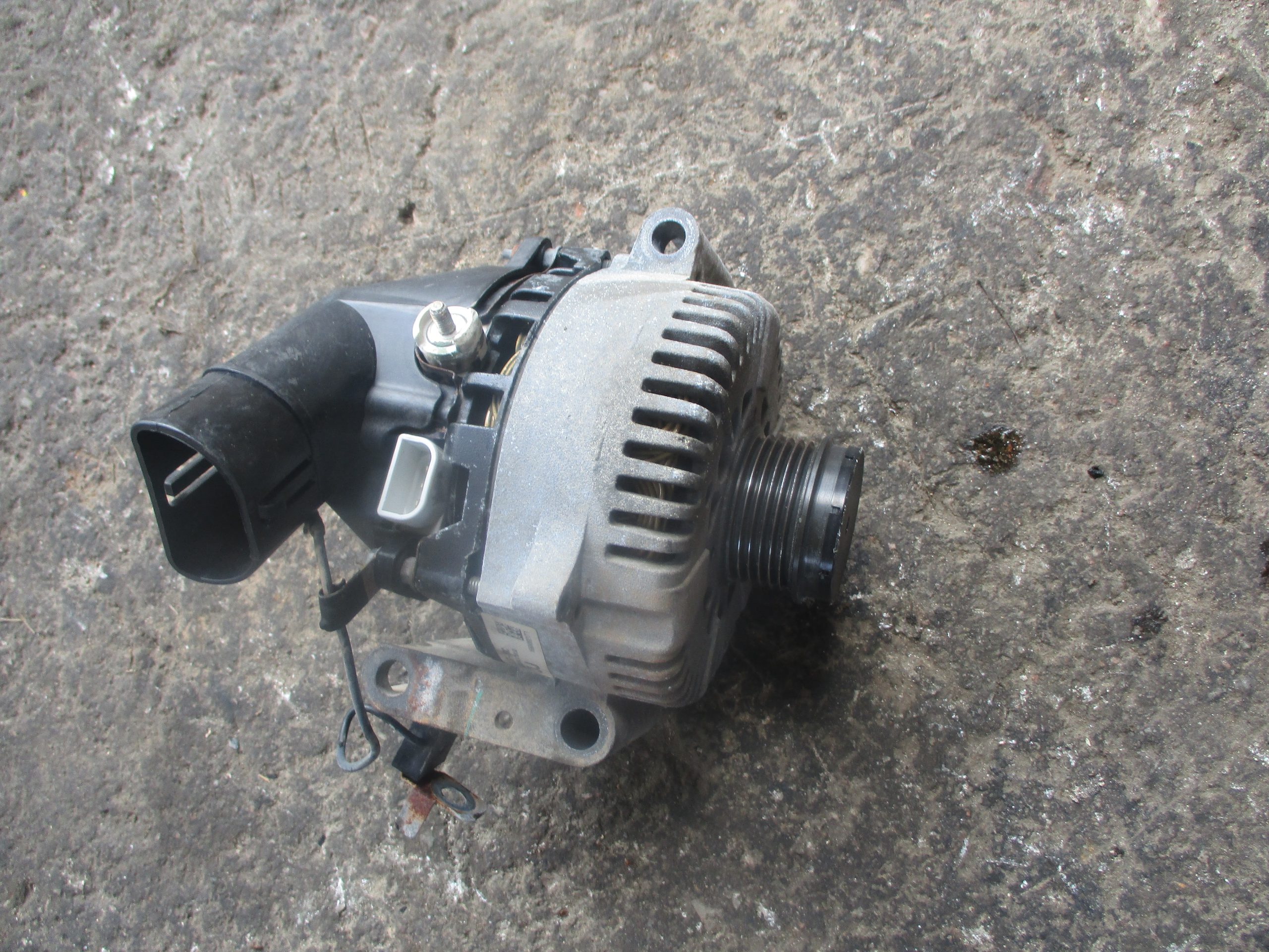 Δυναμό Ford Maverick 2300 ’05