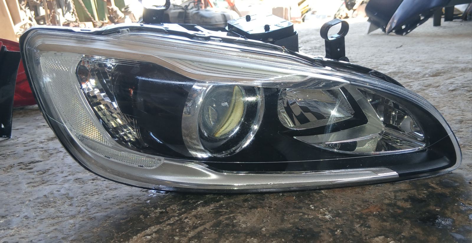 Φανάρια Εμπρός XENON ( 31420261 – 31420262 ) Volvo S60 ’19